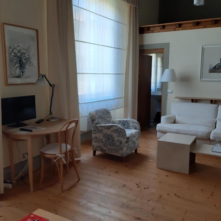 Fattoria Casamora - Suites Pian Di Sco ภายนอก รูปภาพ